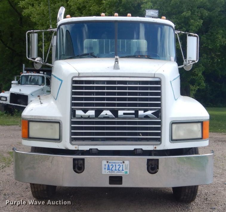 image for item GA9025 1998 Mack CH613  semi truck