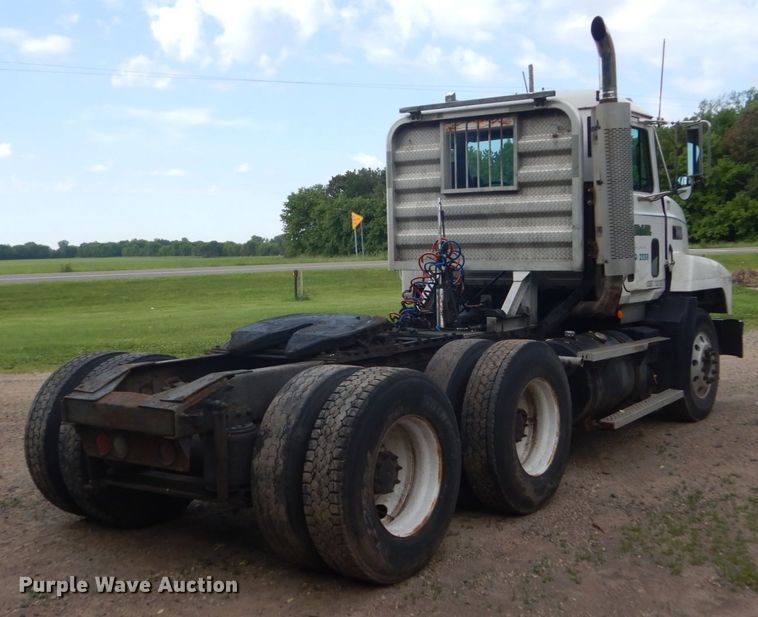 image for item GA9025 1998 Mack CH613  semi truck