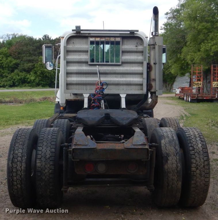 image for item GA9025 1998 Mack CH613  semi truck