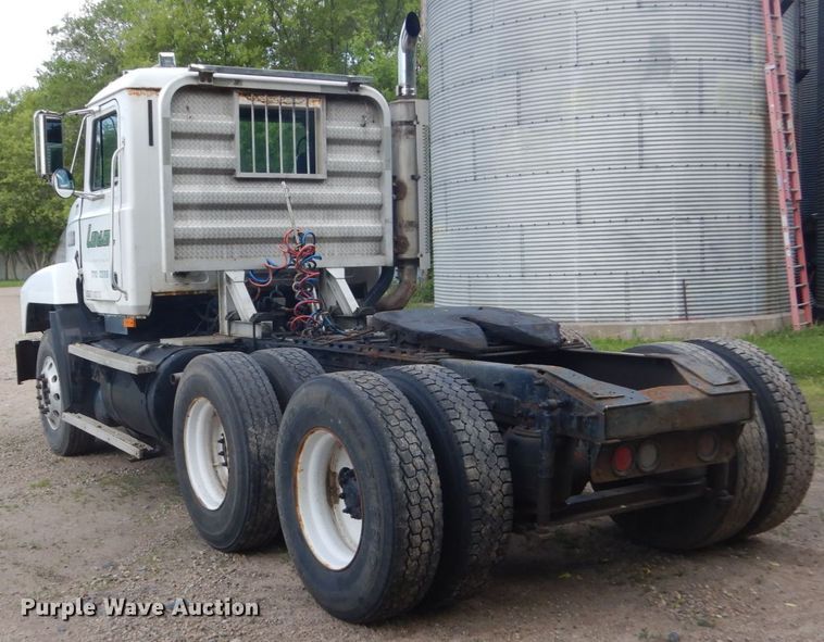 image for item GA9025 1998 Mack CH613  semi truck