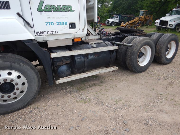 image for item GA9025 1998 Mack CH613  semi truck