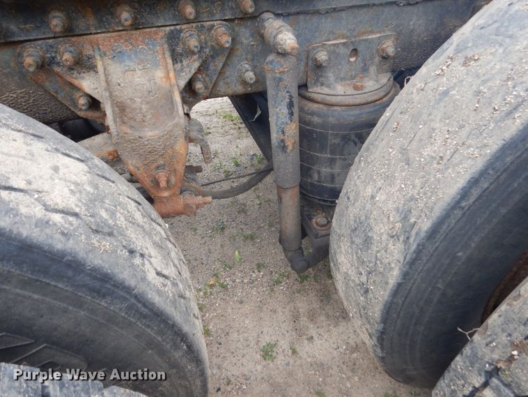 image for item GA9025 1998 Mack CH613  semi truck