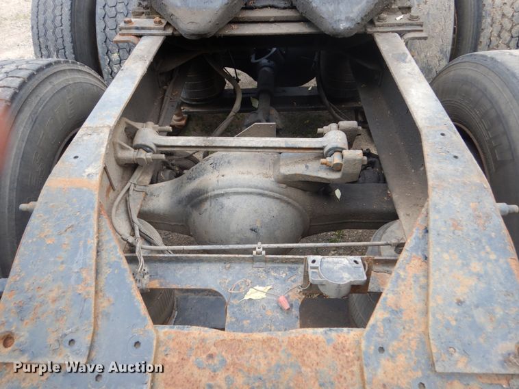 image for item GA9025 1998 Mack CH613  semi truck