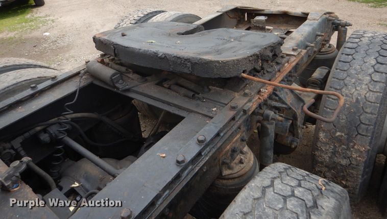 image for item GA9025 1998 Mack CH613  semi truck