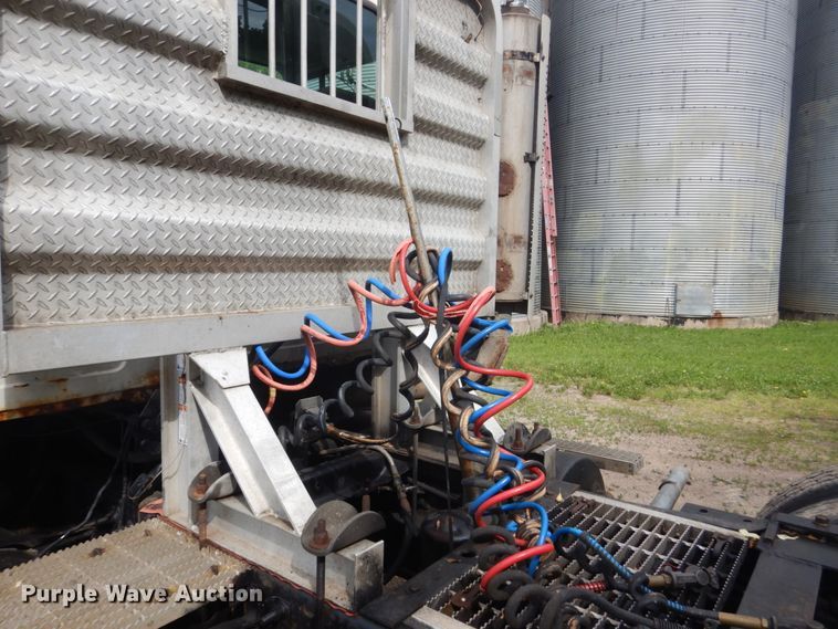 image for item GA9025 1998 Mack CH613  semi truck