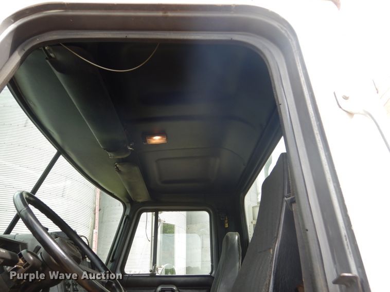 image for item GA9025 1998 Mack CH613  semi truck