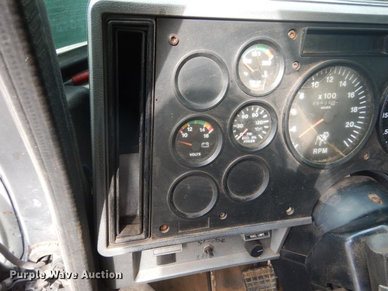 image for item GA9025 1998 Mack CH613  semi truck