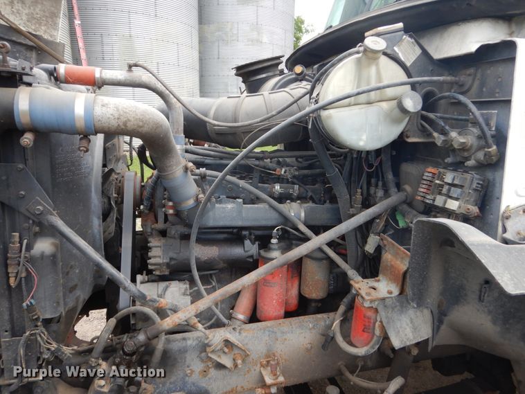 image for item GA9025 1998 Mack CH613  semi truck