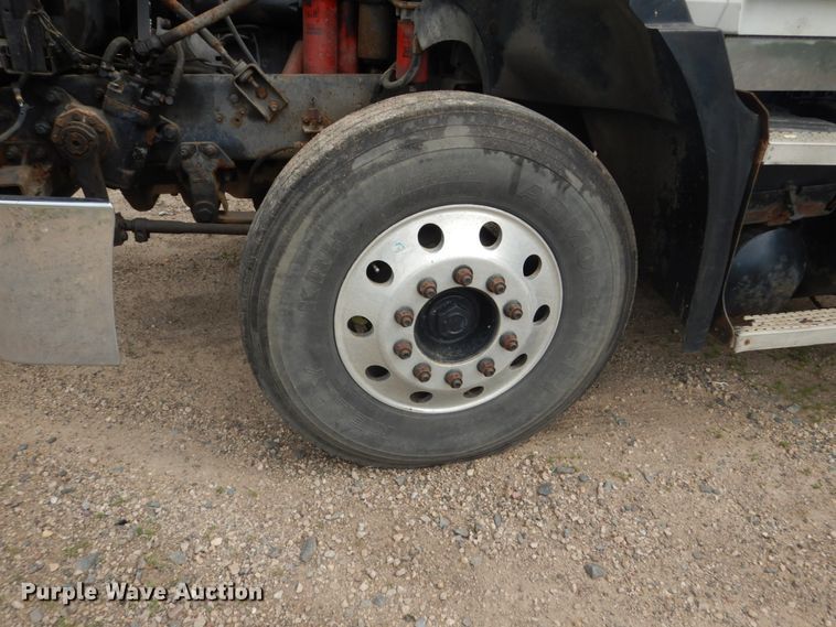 image for item GA9025 1998 Mack CH613  semi truck