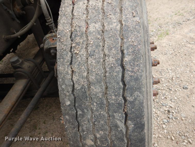 image for item GA9025 1998 Mack CH613  semi truck