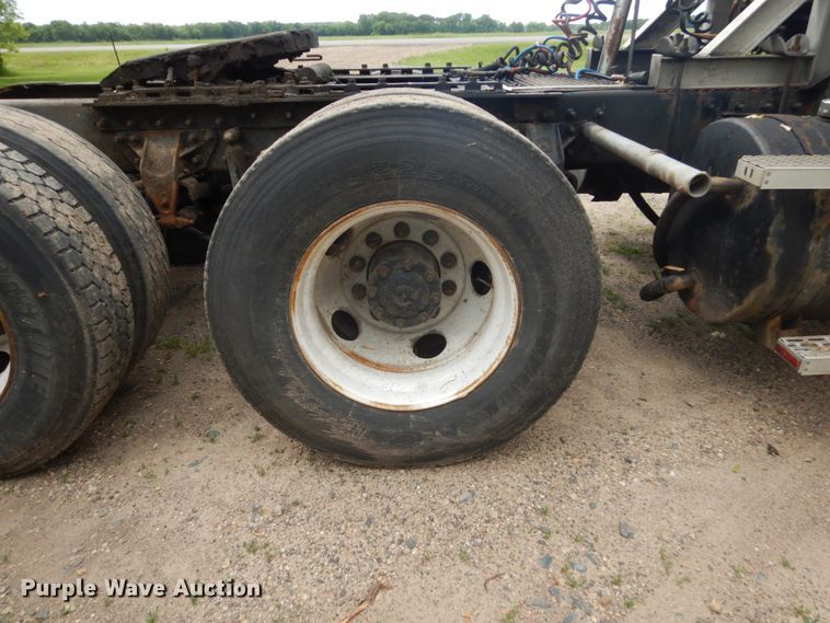 image for item GA9025 1998 Mack CH613  semi truck