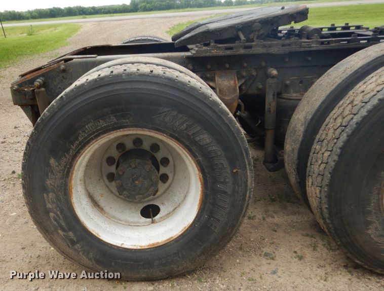 image for item GA9025 1998 Mack CH613  semi truck