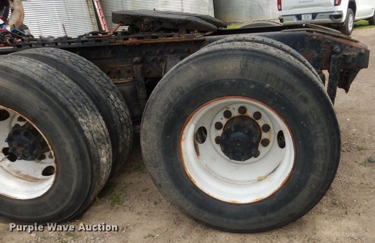 image for item GA9025 1998 Mack CH613  semi truck