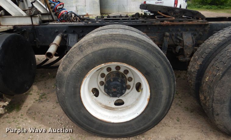 image for item GA9025 1998 Mack CH613  semi truck