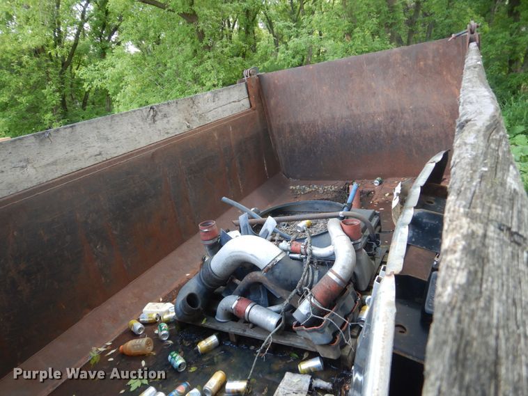 image for item GA9027 1992 Mack RD690S  dump truck