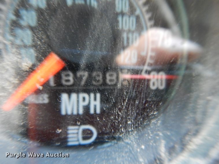 image for item GA9027 1992 Mack RD690S  dump truck