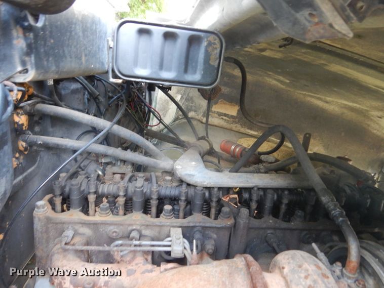 image for item GA9027 1992 Mack RD690S  dump truck