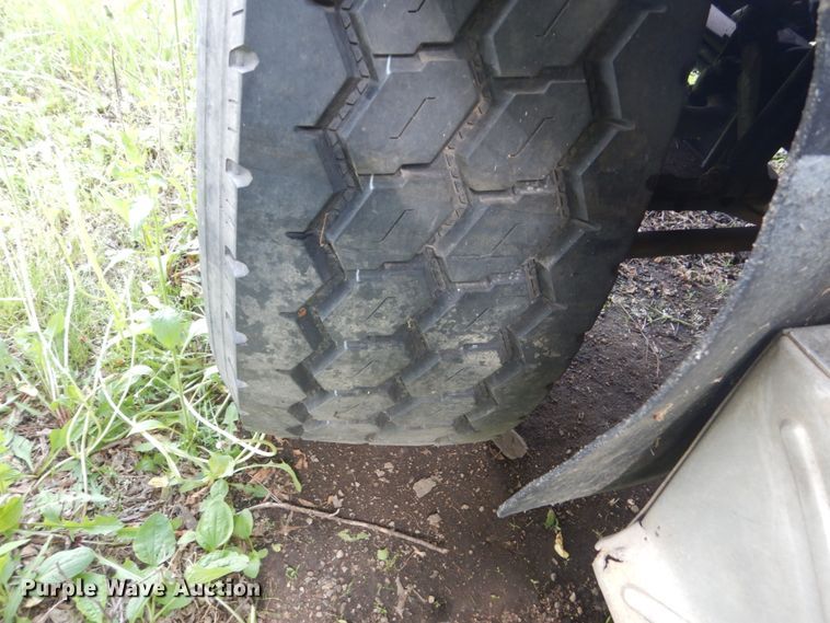 image for item GA9027 1992 Mack RD690S  dump truck