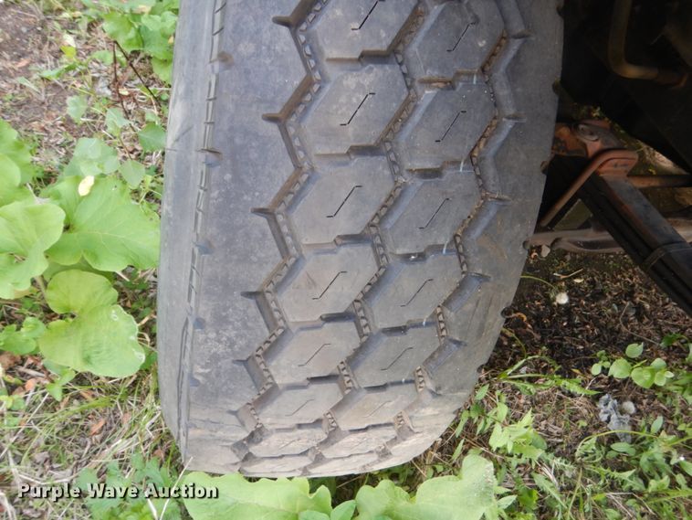 image for item GA9027 1992 Mack RD690S  dump truck