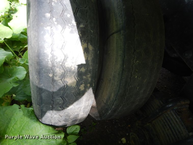 image for item GA9027 1992 Mack RD690S  dump truck