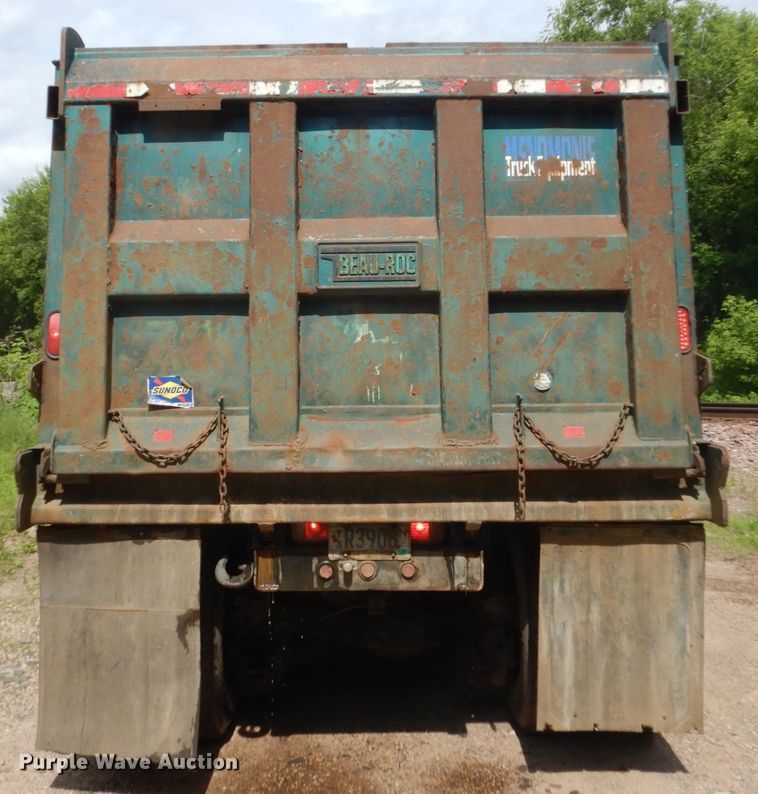 image for item GA9028 1995 Mack RD690S  dump truck