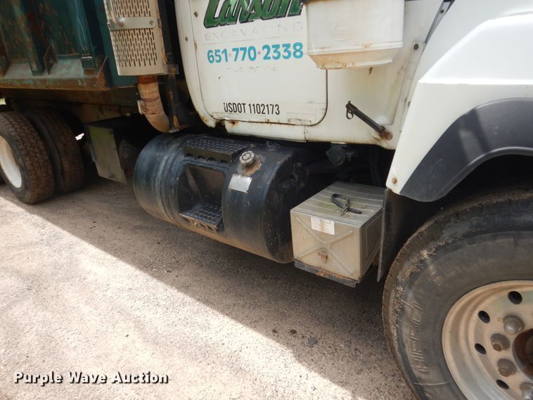 image for item GA9028 1995 Mack RD690S  dump truck