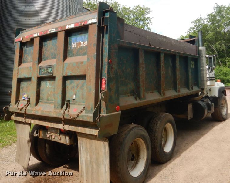 image for item GA9028 1995 Mack RD690S  dump truck