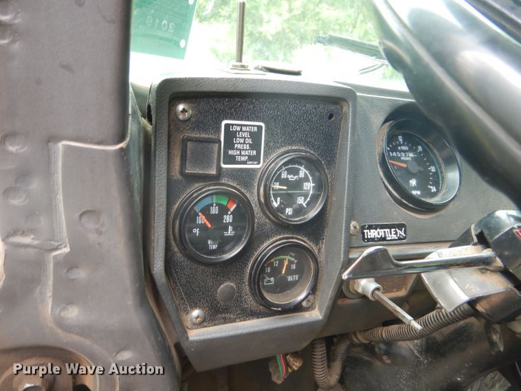 image for item GA9028 1995 Mack RD690S  dump truck