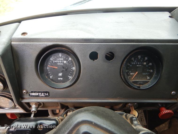 image for item GA9028 1995 Mack RD690S  dump truck