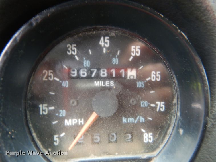 image for item GA9028 1995 Mack RD690S  dump truck