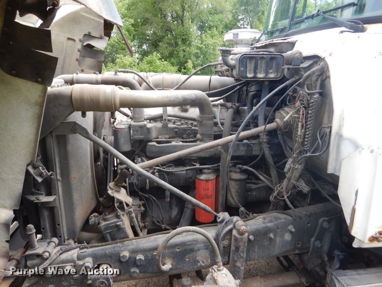 image for item GA9028 1995 Mack RD690S  dump truck