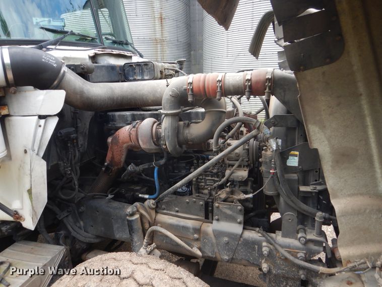 image for item GA9028 1995 Mack RD690S  dump truck