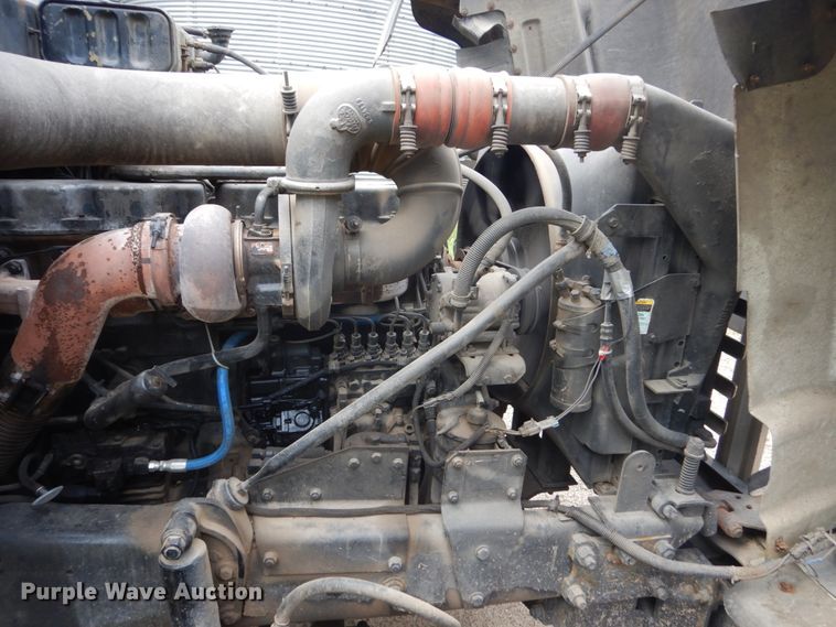 image for item GA9028 1995 Mack RD690S  dump truck