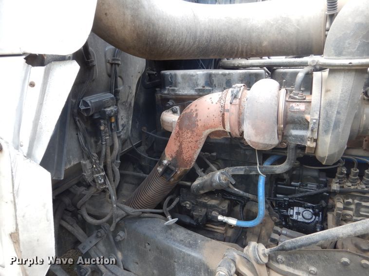 image for item GA9028 1995 Mack RD690S  dump truck