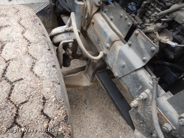 image for item GA9028 1995 Mack RD690S  dump truck