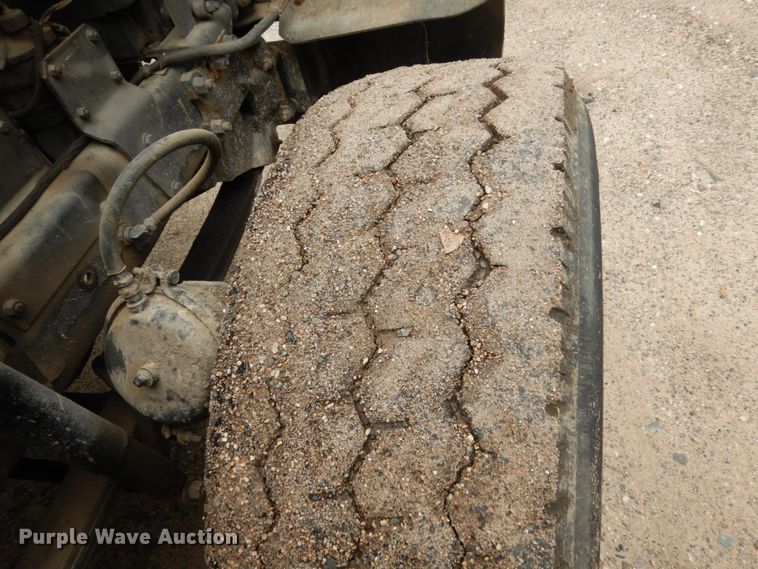 image for item GA9028 1995 Mack RD690S  dump truck