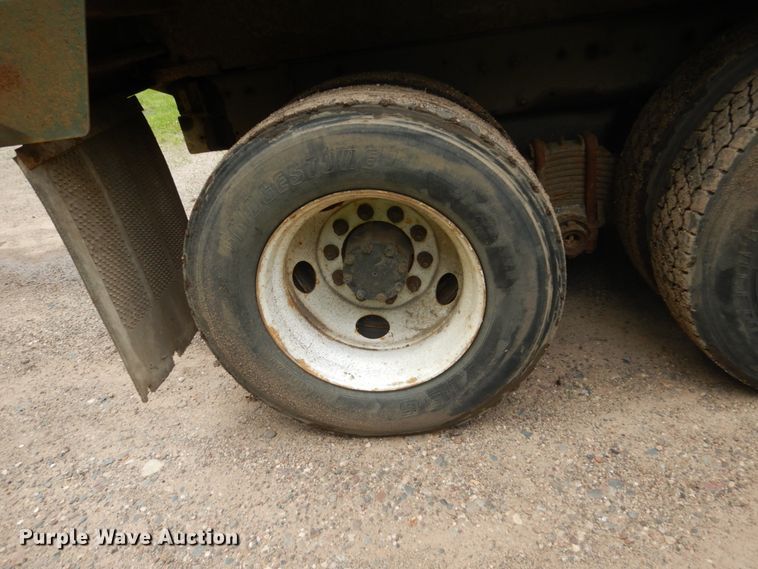 image for item GA9028 1995 Mack RD690S  dump truck