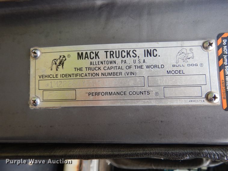 image for item GA9028 1995 Mack RD690S  dump truck