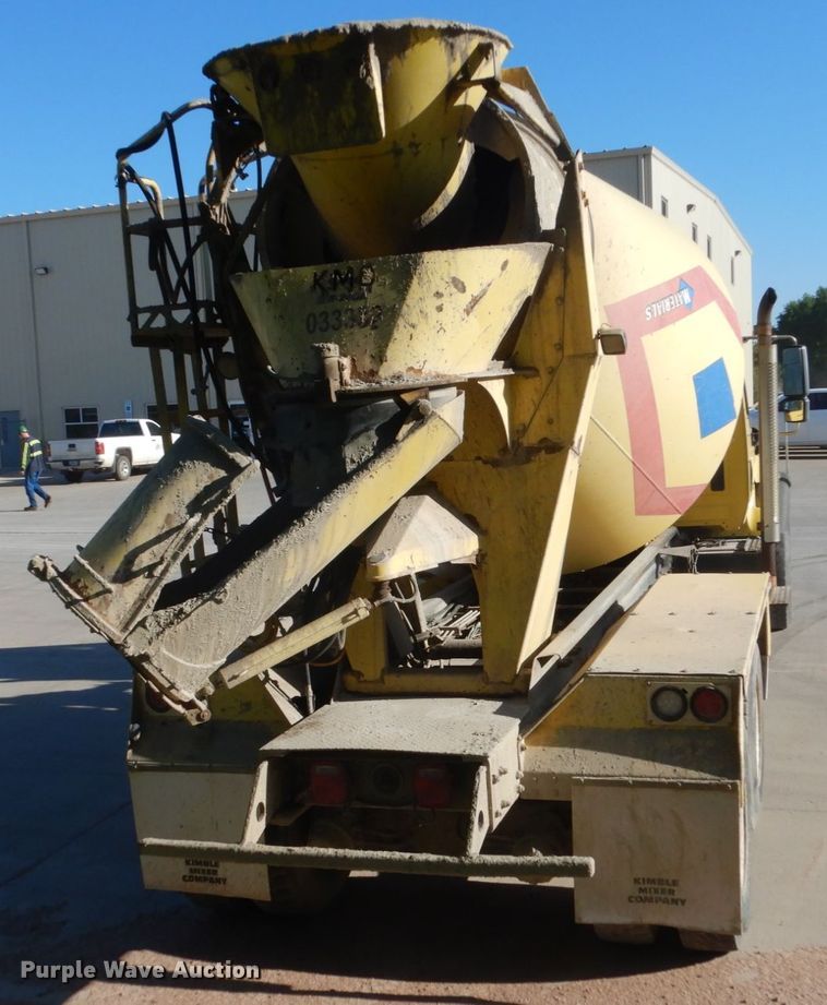 image for item GA9032 2005 International 7400  ready mix truck