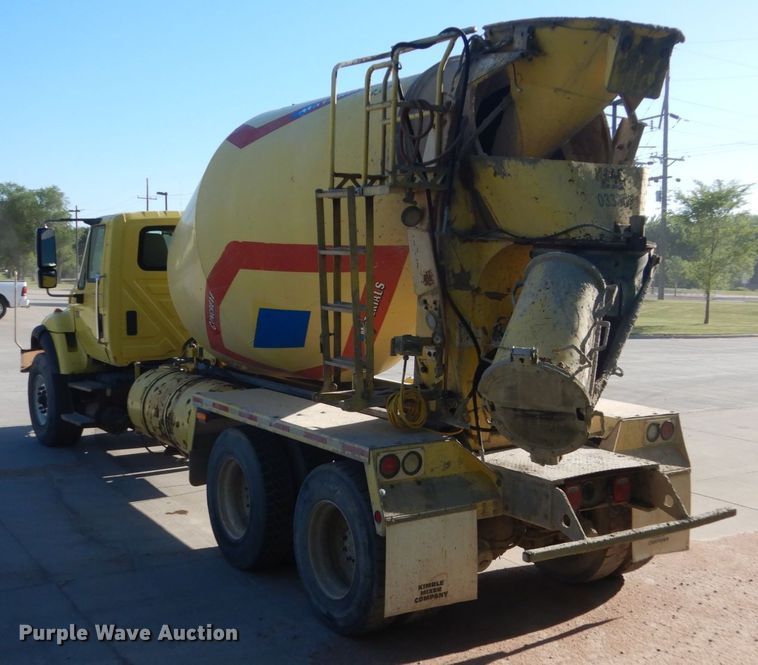 image for item GA9032 2005 International 7400  ready mix truck