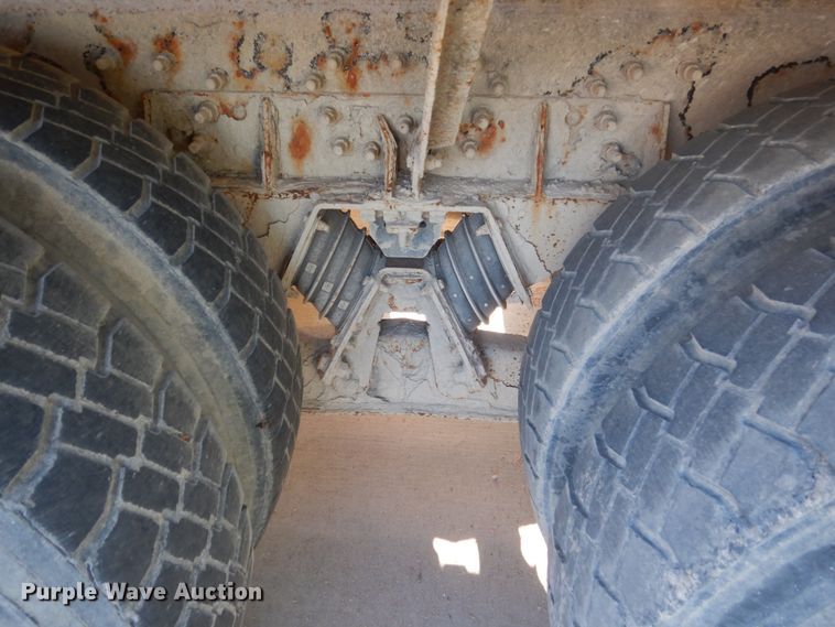 image for item GA9032 2005 International 7400  ready mix truck