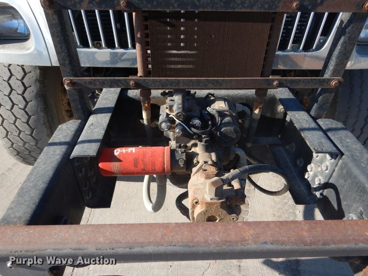 image for item GA9032 2005 International 7400  ready mix truck