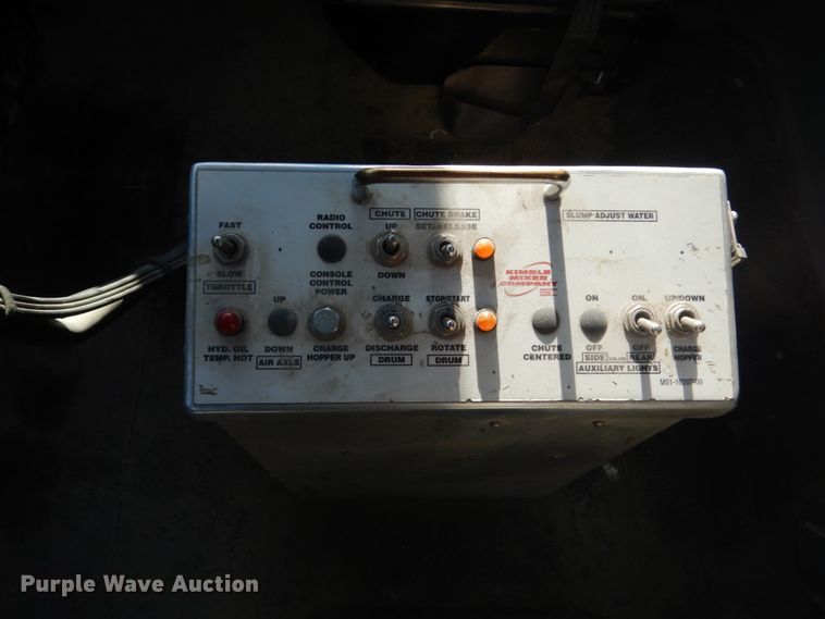 image for item GA9032 2005 International 7400  ready mix truck