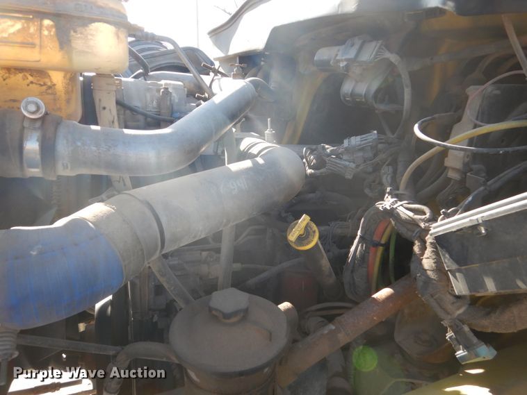 image for item GA9032 2005 International 7400  ready mix truck