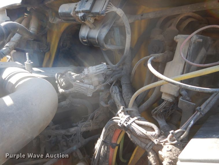 image for item GA9032 2005 International 7400  ready mix truck