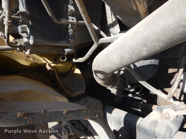 image for item GA9032 2005 International 7400  ready mix truck