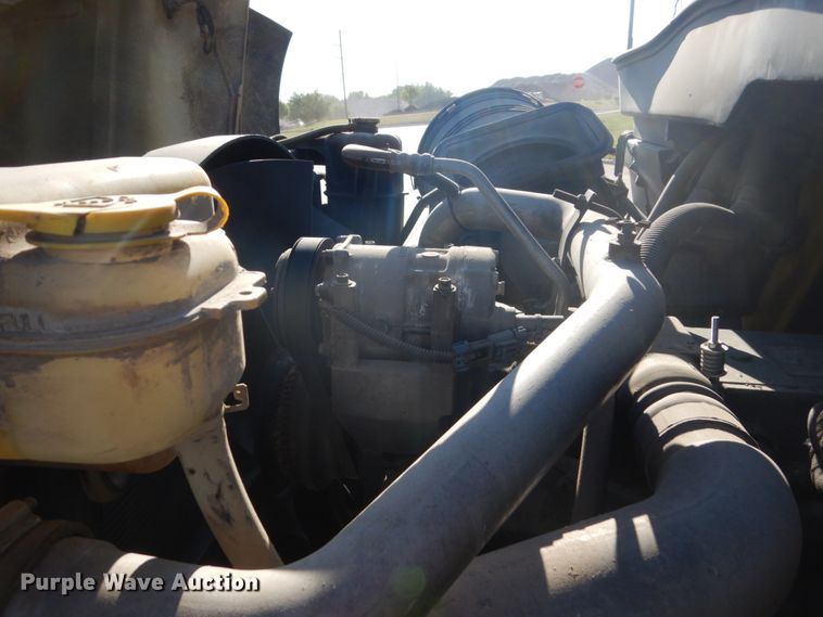 image for item GA9032 2005 International 7400  ready mix truck