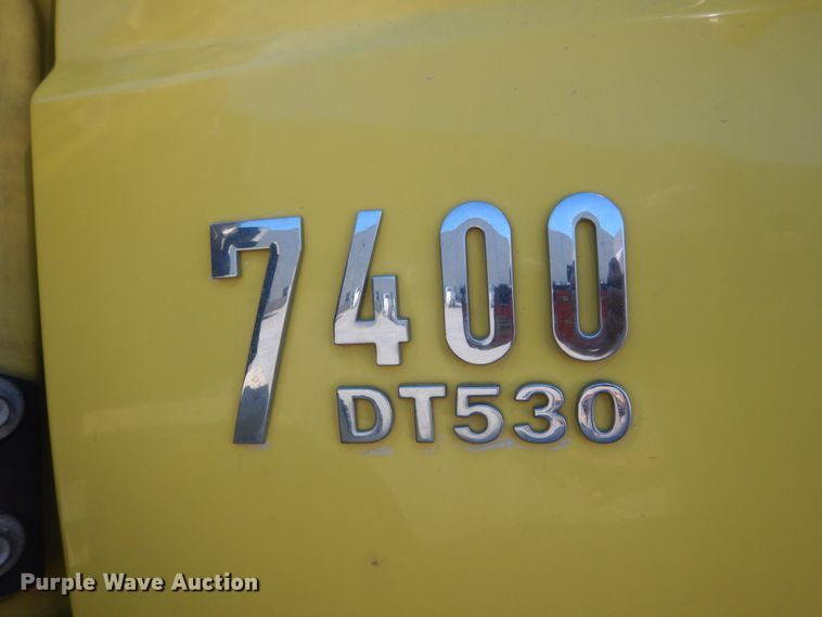 image for item GA9032 2005 International 7400  ready mix truck