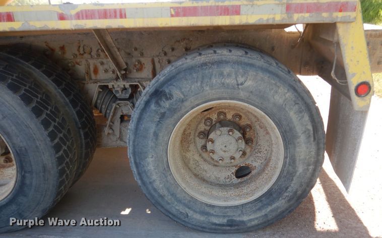 image for item GA9032 2005 International 7400  ready mix truck