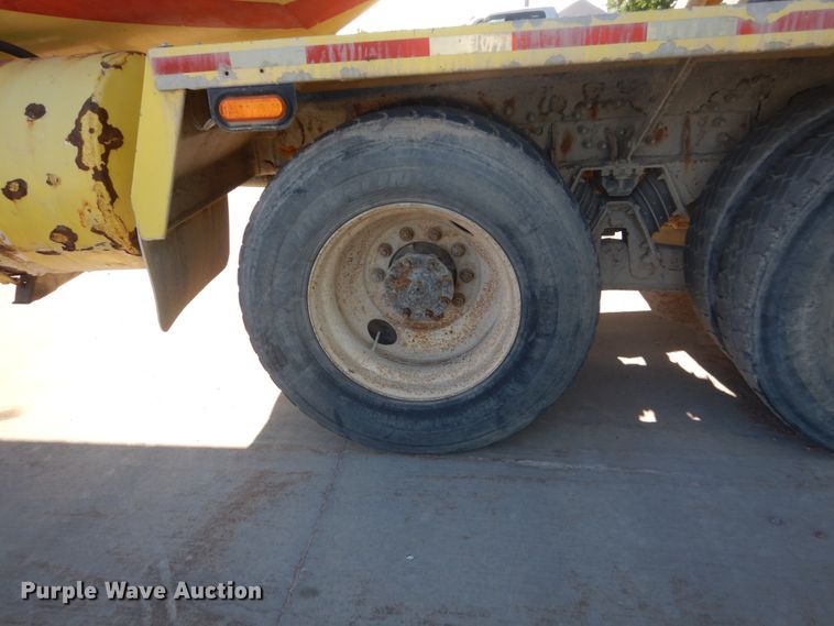 image for item GA9032 2005 International 7400  ready mix truck